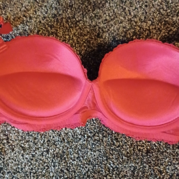 Frederick's bra - Picture 3 of 8